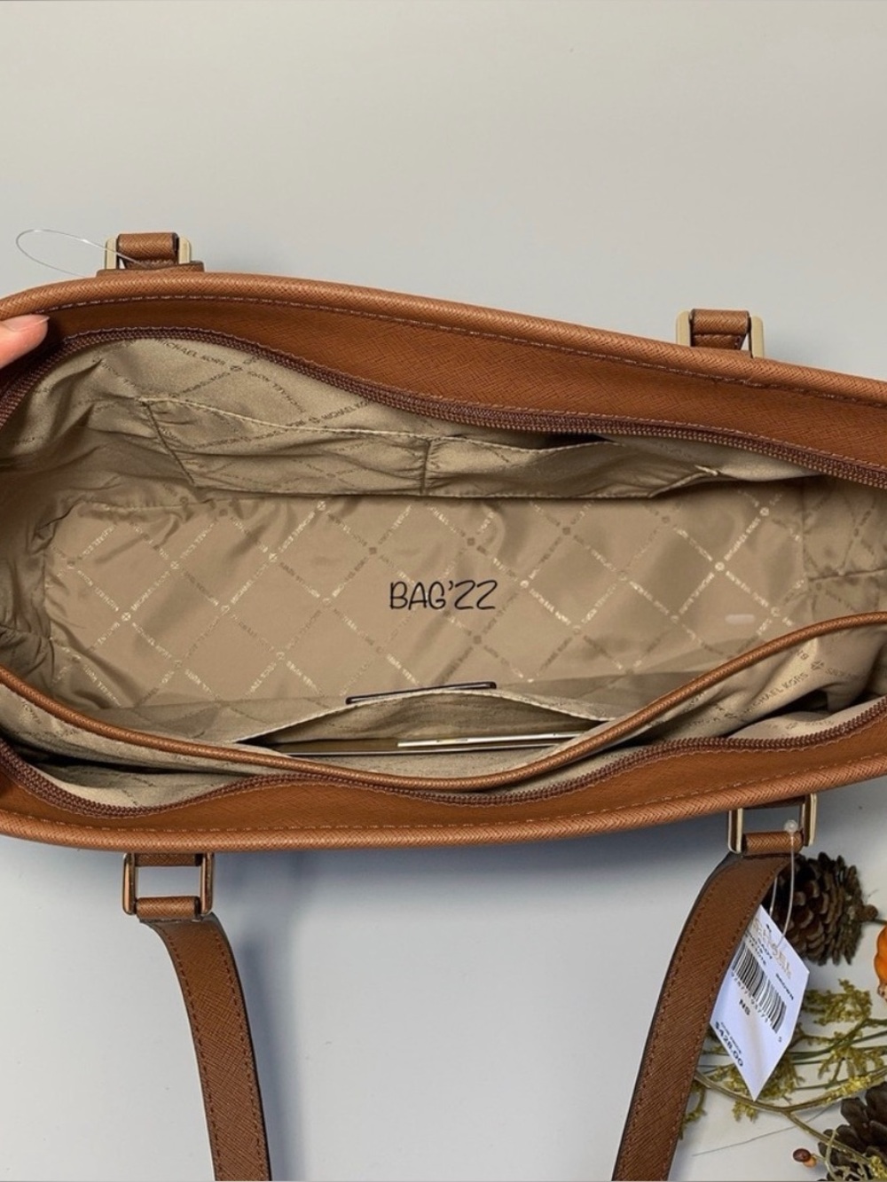 Michael Kors Sady Large Tote - Picture 4 of 5